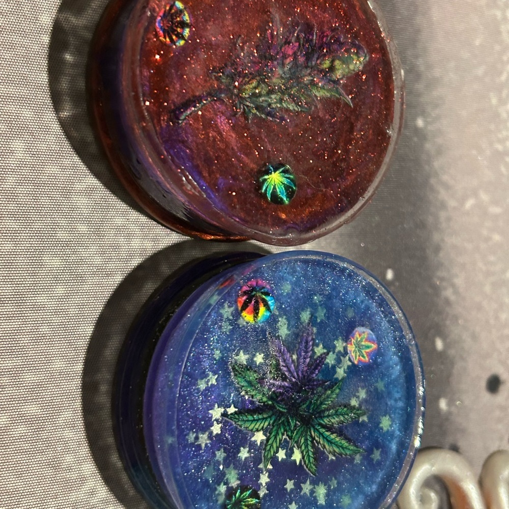 Personalized herb grinders, close colors & theme! 
Made with 100% love! 💗